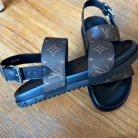 COPY - Louis Vuitton strap sandals - so comfy and fun. - Picture 1 of 5
